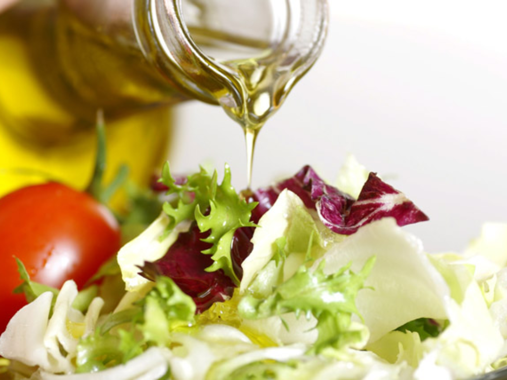 Salad trộn với dầu dừa